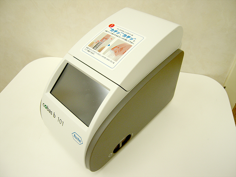 迅速血液検査器（HbA1c、CRP）